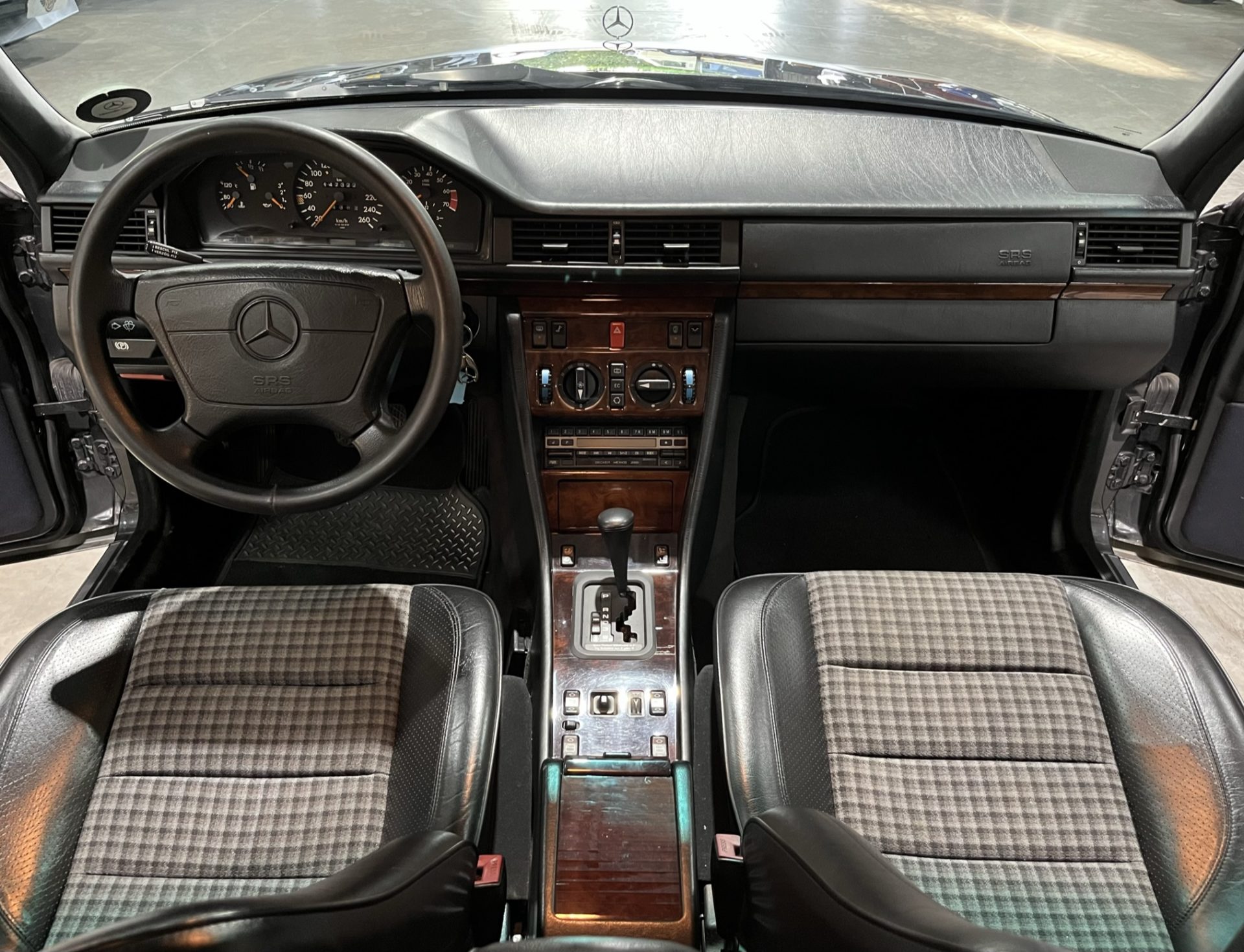 vintage automotive icon