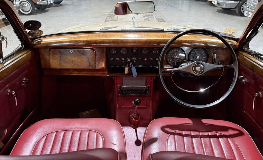 vintage exotic collector car