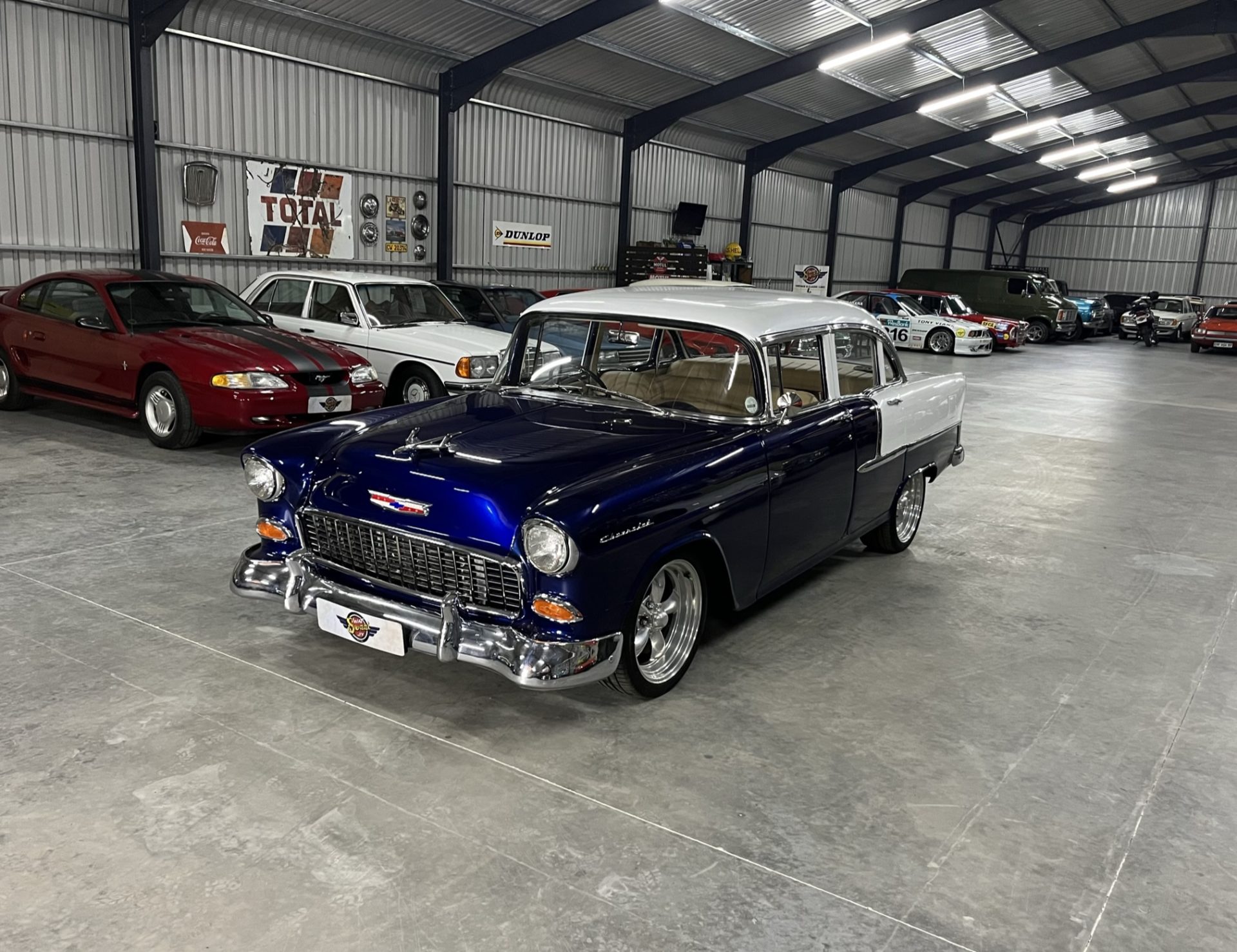 vintage automotive icon