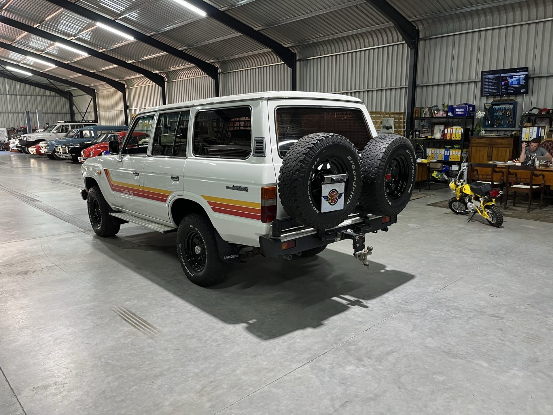 vintage automotive icon