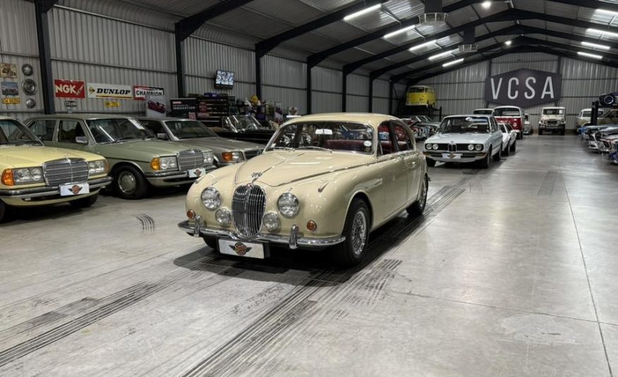 historic racing classic car