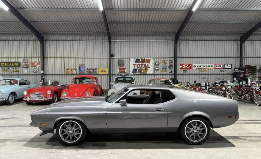 historic racing classic car