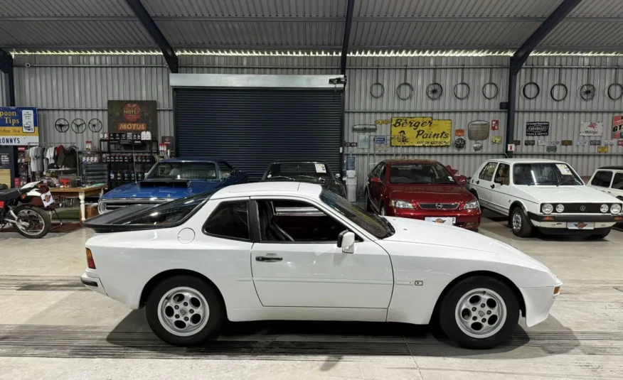 historic racing classic car