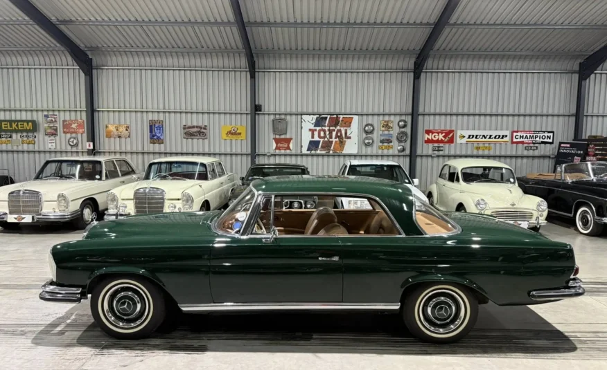 historic racing classic car