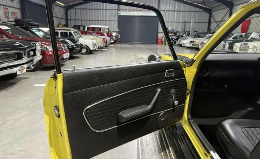 historic racing classic car