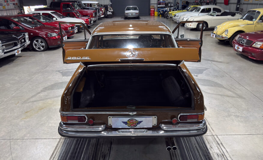 historic racing classic car